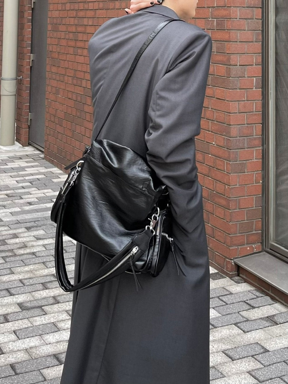 受注制【Chikashitsu +】zip design leather shoulder bag