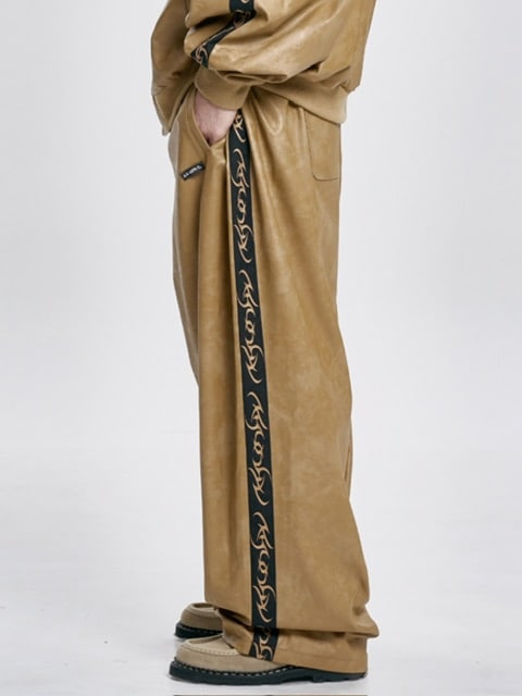 【AJOBYAJO】Vegan Leather One Tuck Track Pants