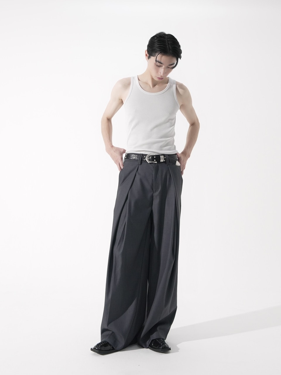 完売 CS stripe cross tuck drape slacks グレー CS】cross tuck drape slacks – PRESSING WEB SHOP