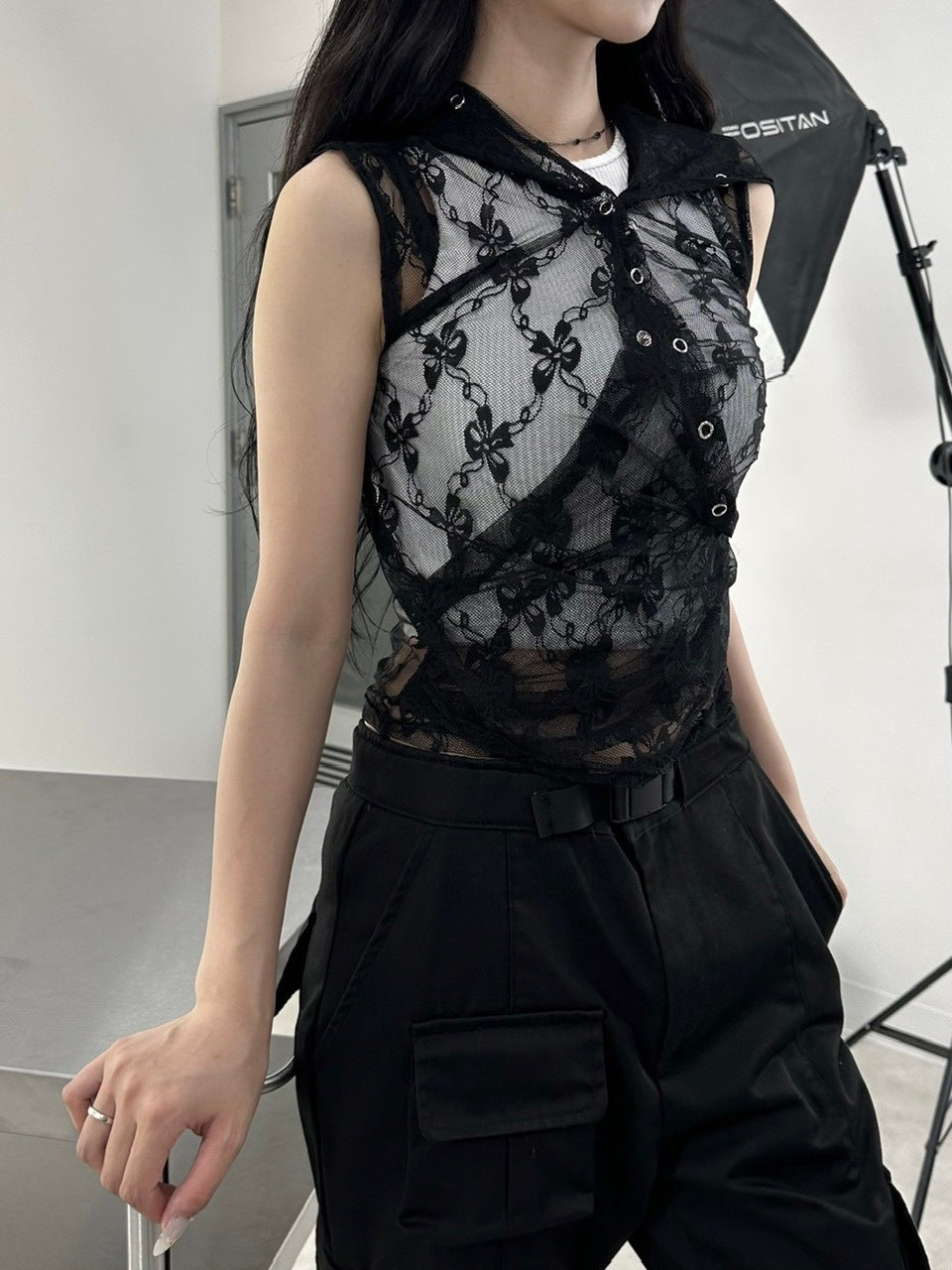 受注制【Never mind the XU】ribbon lace hoodie (2color)