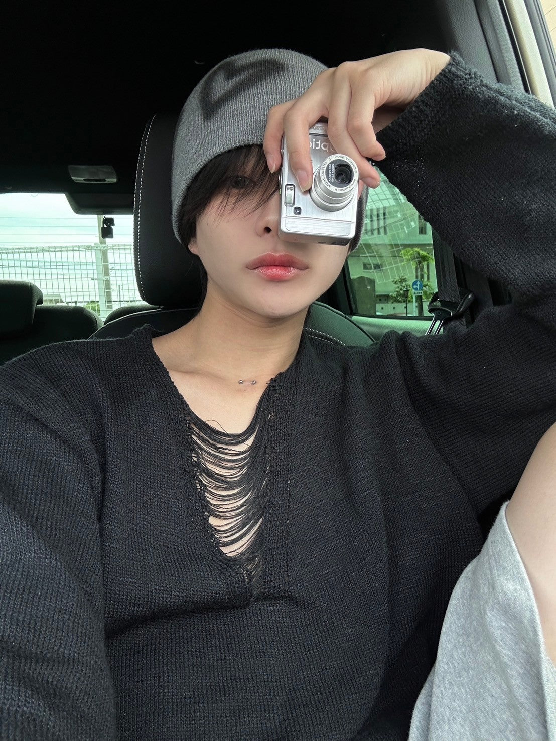 国際配送【LUV CODE】chest damage knit (2color)