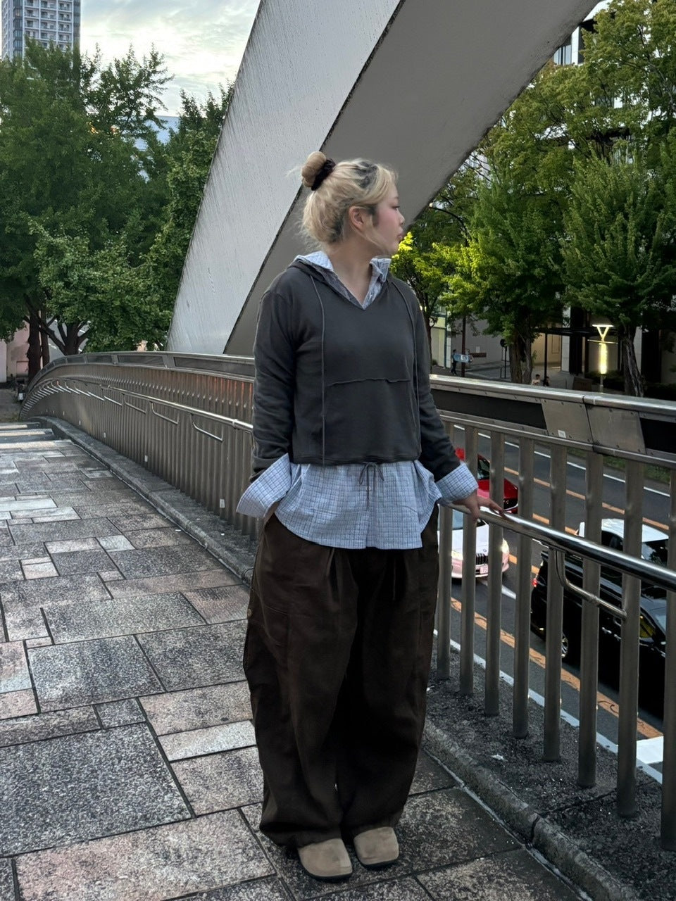 受注制【oaks】cut off v neck cropped hoodie (2color)