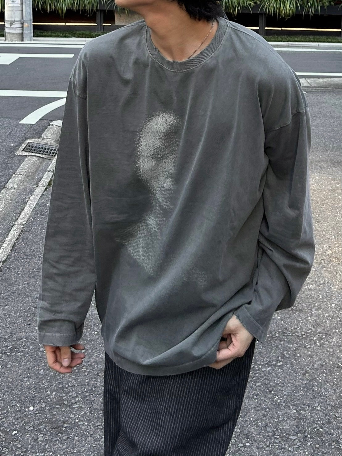 【Chikashitsu +】oversized shadow print damage long sleeve (2color) / 【チカシツプラス】オーバーサイズシャドウプリントダメージ長袖Tシャツ