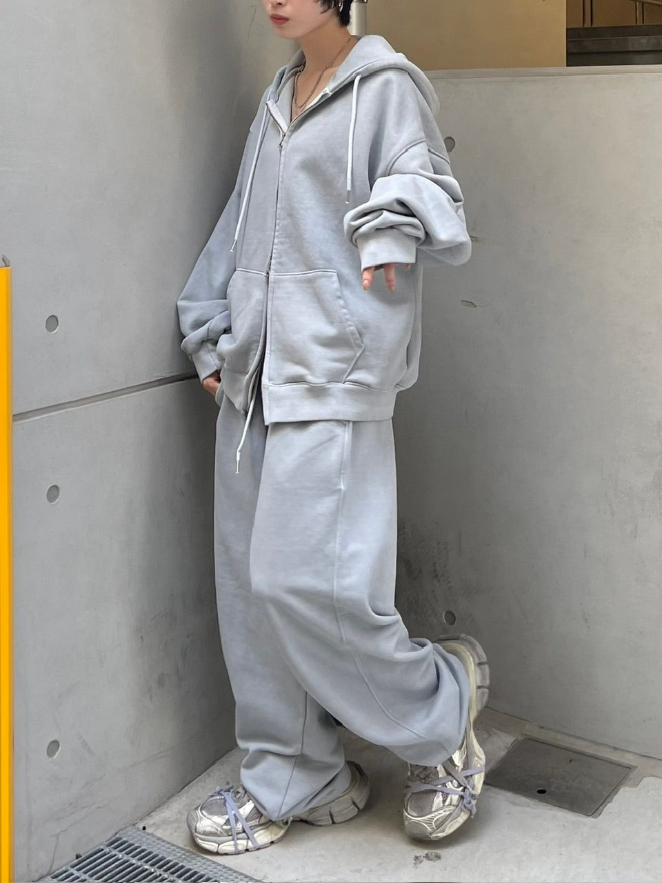 受注制【Chikashitsu +】unisex semi cropped pigment wash hoodie (4color)