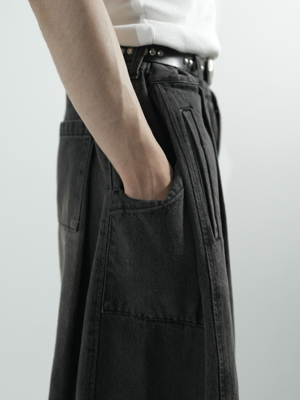 【CS】side tuck drape denim pants (dark brown)