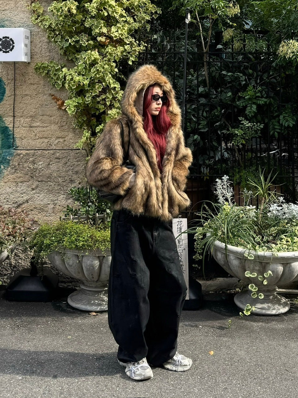 受注制【Chikashitsu +】hooded cropped fur blouson (2color)