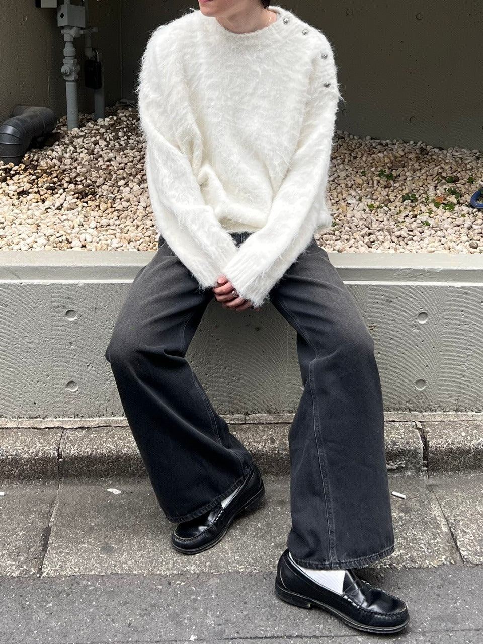 【Chikashitsu +】half off shoulder button knit (3color)