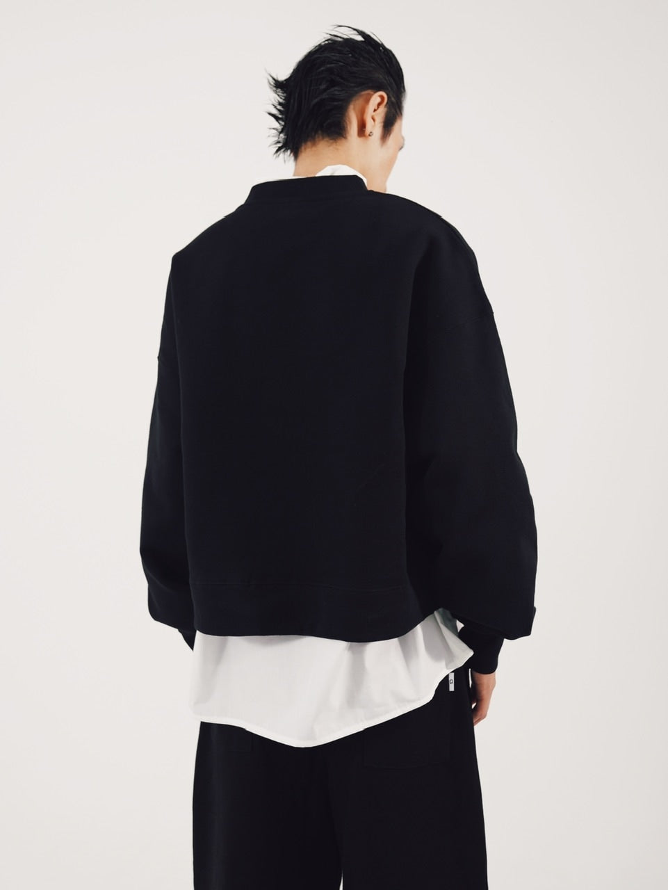 【CS】cropped vneck sweat shirt (black)