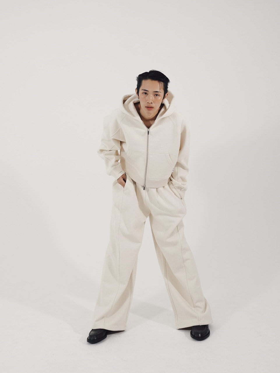 【CS】2tuck sweat pants (ivory)