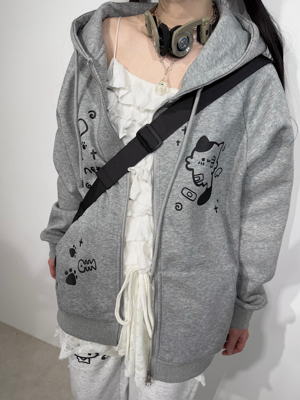 国際配送【Nerd out XU】neko!! Zip hoodie (2color) / 【ナードアウトエックスユー】キャットプリント猫耳ジップフーディ