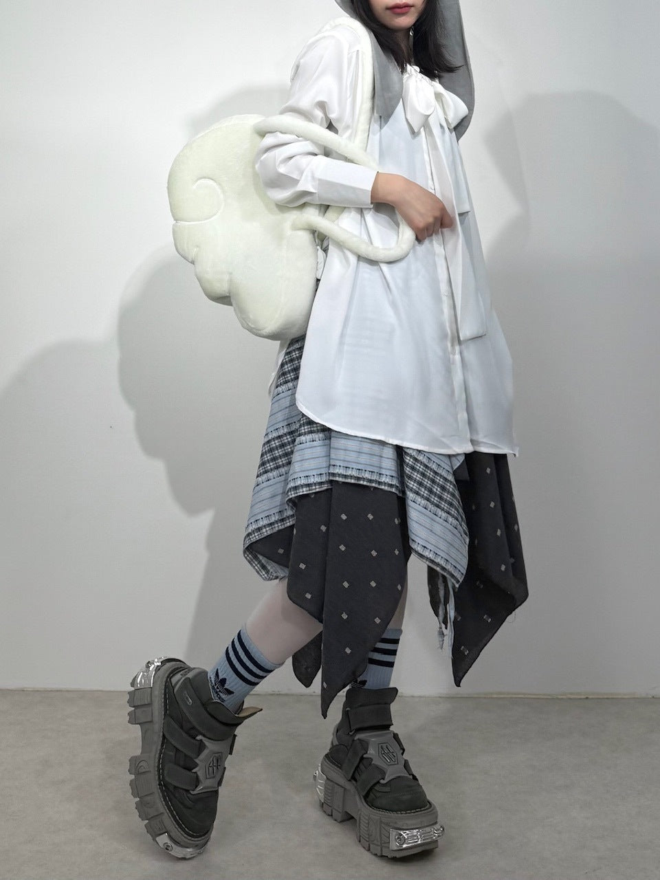 国際配送【Nerd out XU】fur angel bag