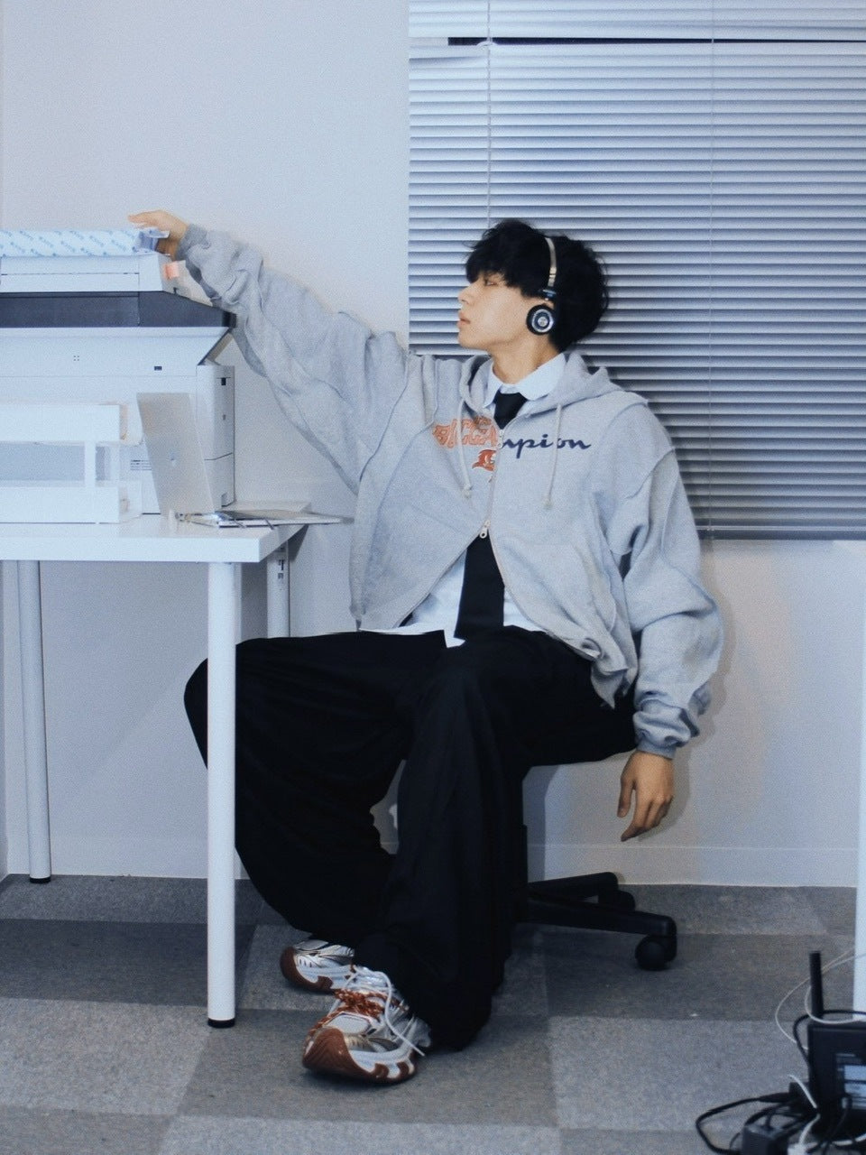 【Re +】double zip cutting switch hoodie (gray)