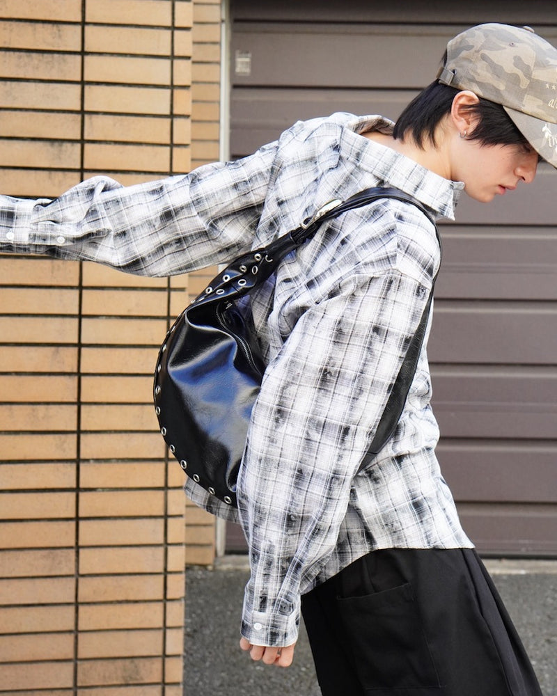 東京店WEB限定受注制【Chikashitsu +】eyelet cross bag