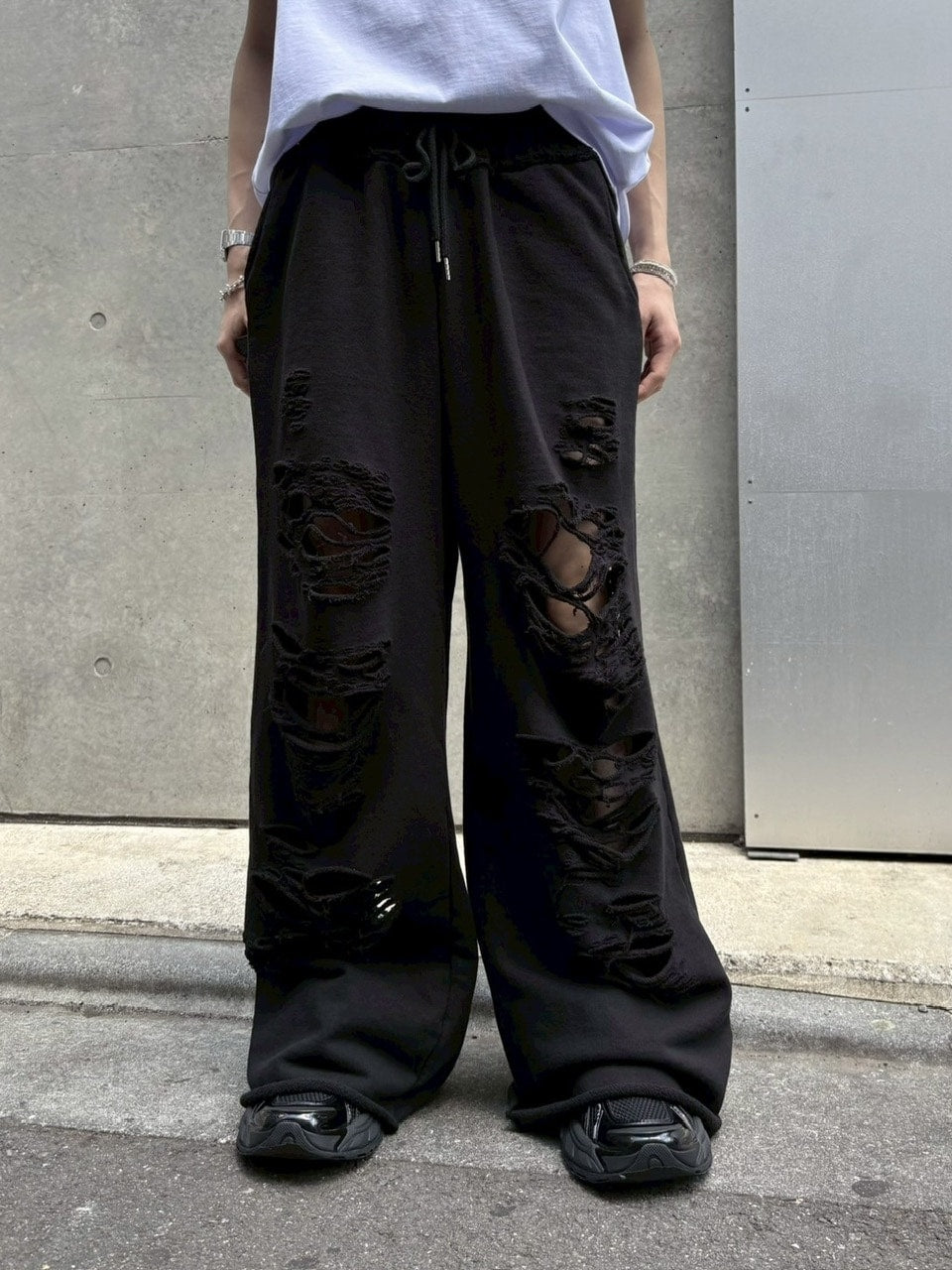 【nmtc +】damage sweat pants (2color)