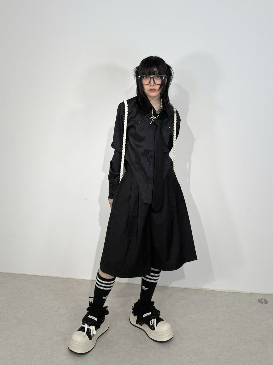 国際配送【Nerd out XU】Bermuda slacks tuck pants (2color)