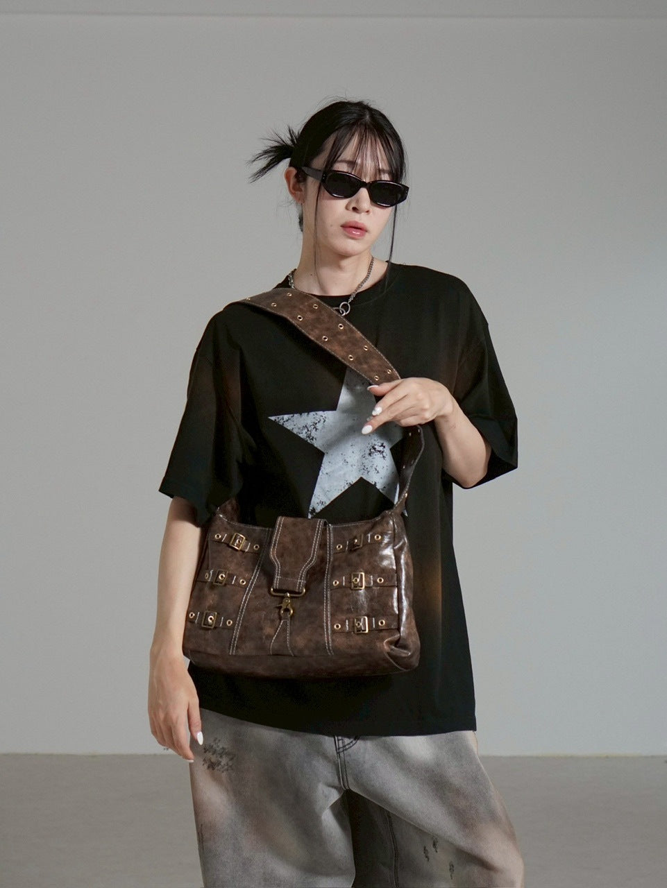 受注制【Chikashitsu +】antique leather buckle shoulder bag / 【チカシツプラス】アンティークレザーバックルショルダーバッグ