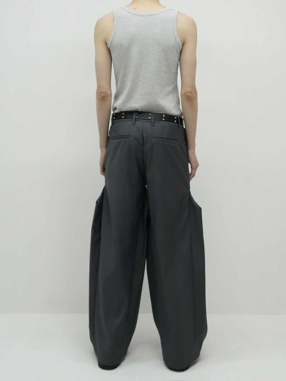 【CS】FLOW FIT DRAPE SLACKS(CHARCOAL)