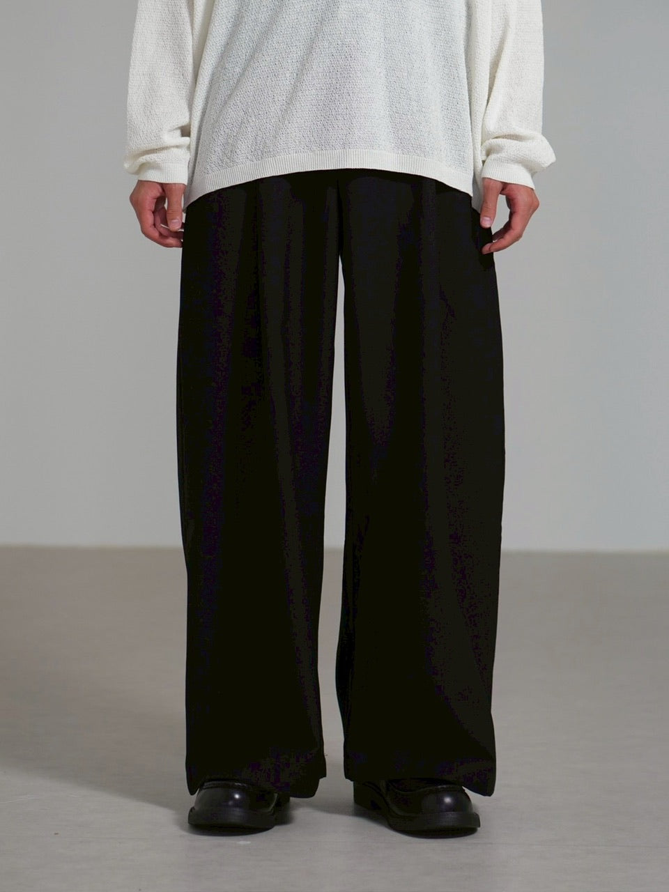 over tuck slacks 黒Sサイズ （chikashistu+） 受注制【Chikashitsu +】over tuck slacks (2color) – PRESSING WEB SHOP