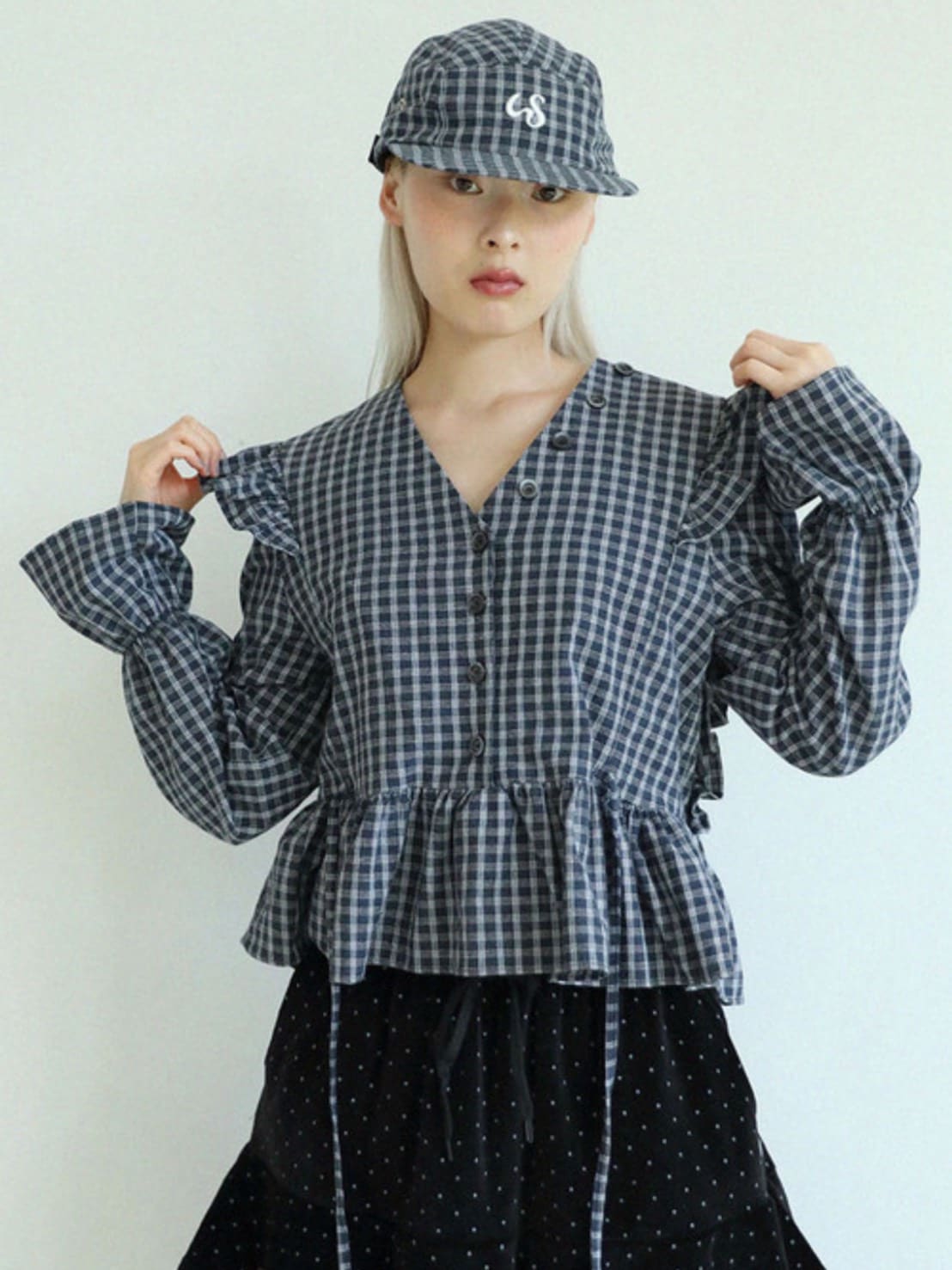12/21 20:00 再販【Uglyshadow】BUTTON CHECK FRILL BLOUSE
