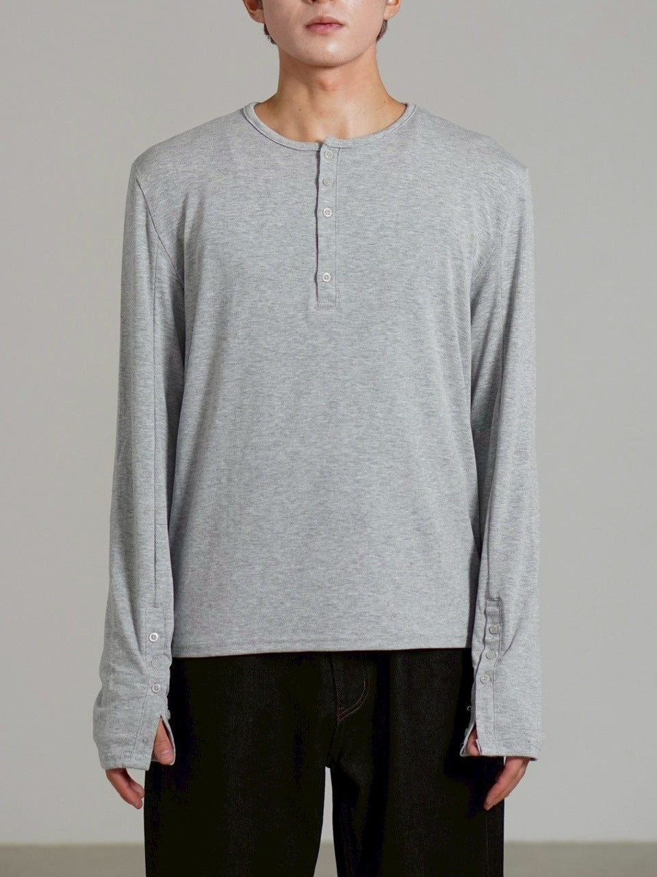 受注制【Chikashitsu +】sleeve button henry neck long sleeve tee / 【チカシツプラス】スリーブボタンヘンリーネック長袖Tシャツ (3color)