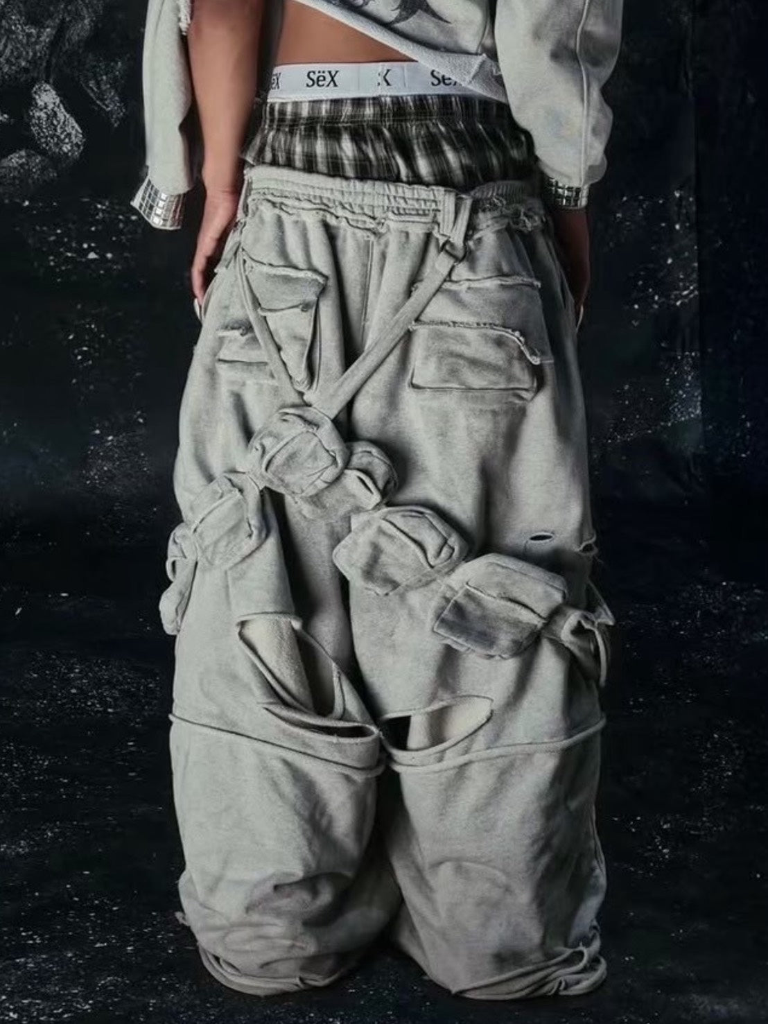 【Cozy world Wide】"BBY TECHBOI" MULTI POCKET SWEATPANTS / 【コージーワールドワイド】ポケットベルとダメージハーフパンツ