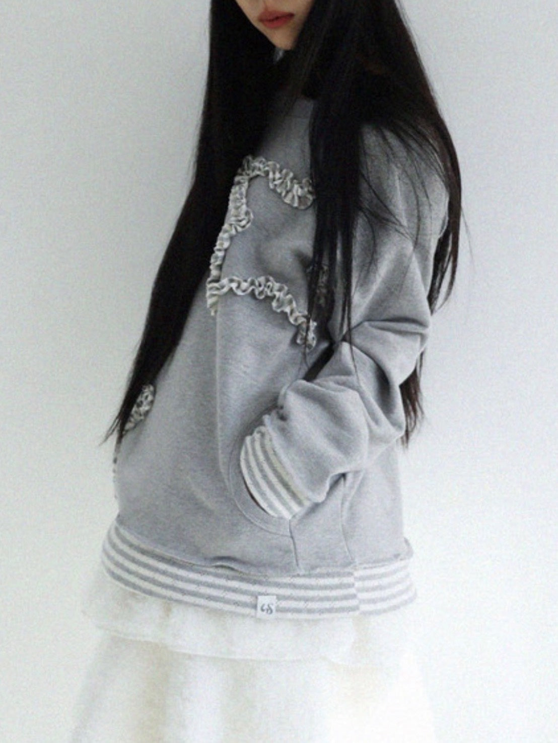 12/21 20:00 発売【Uglyshadow】STAR LAYERED SWEATSHIRT