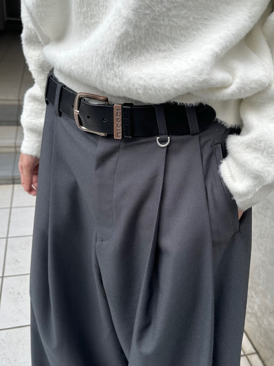 受注制【Chikashitsu +】two-tuck wide slacks / 【チカシツプラス】ツータックワイドスラックス (2color)