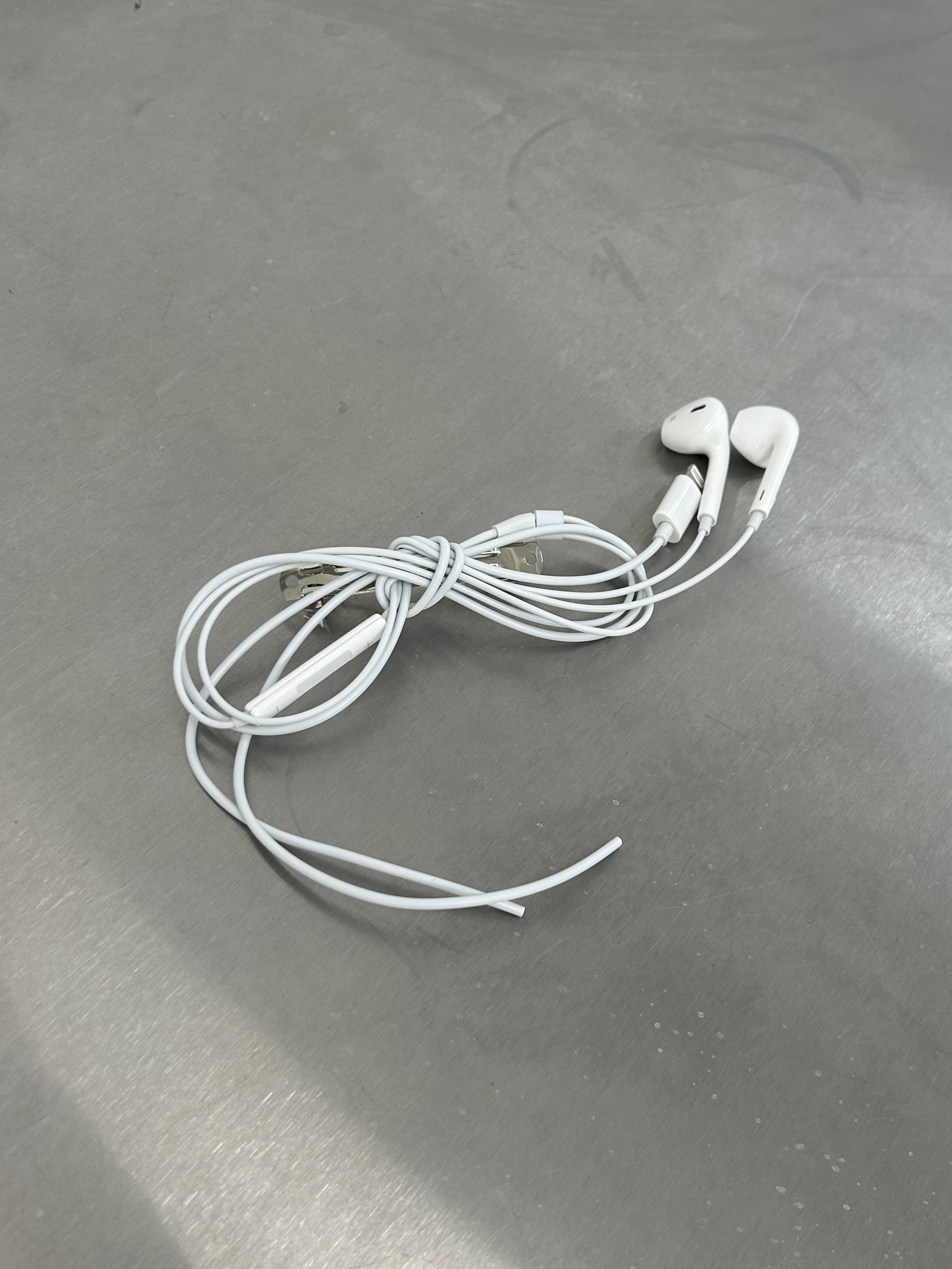 国際配送【Nerd out XU】lightning earphone pin