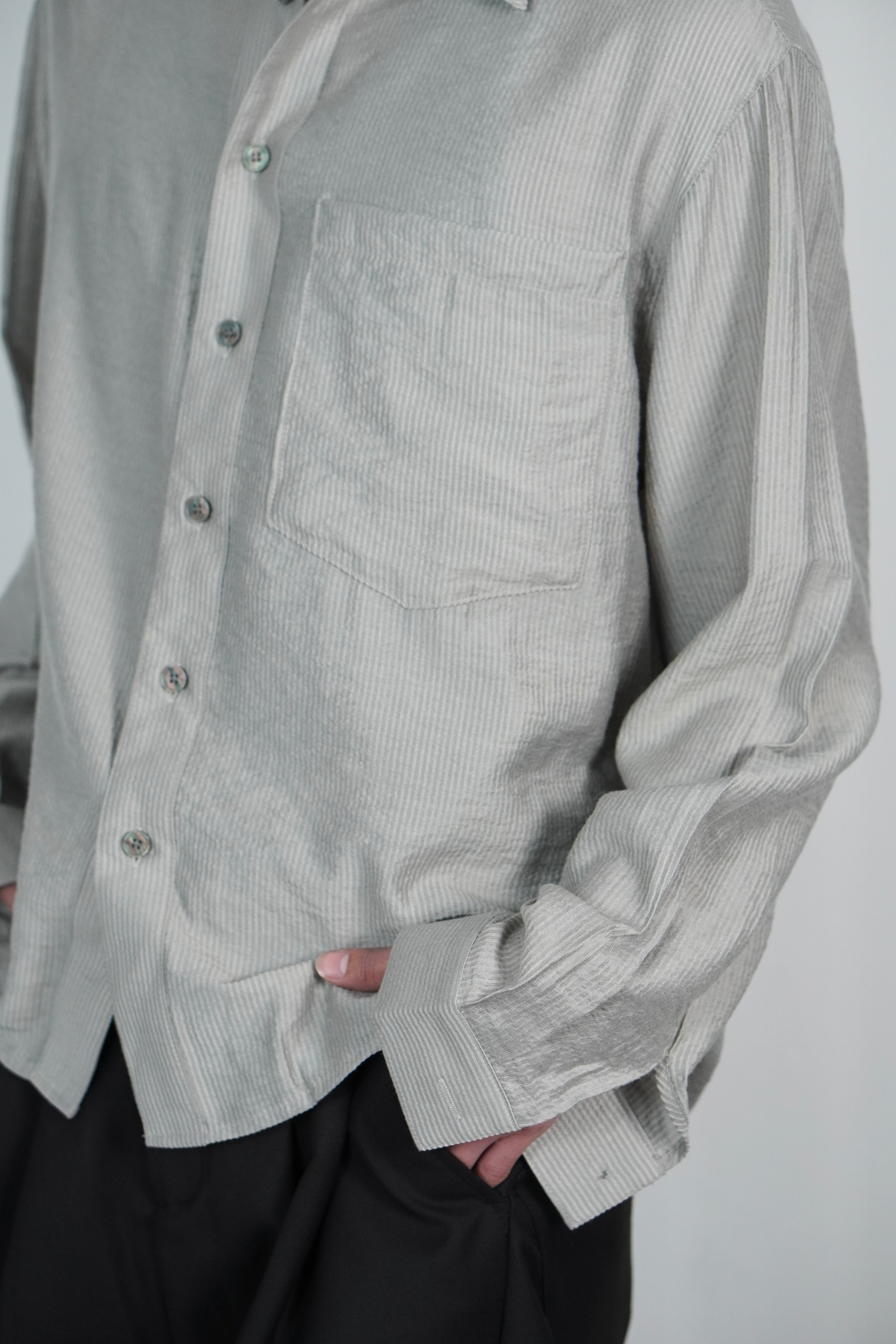 5/8 20:00 発売 受注制【Chikashitsu +】soft cropped stripe shirt (3color)