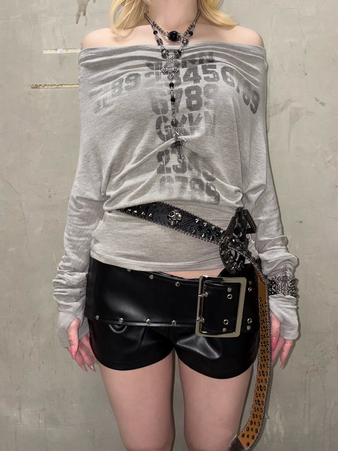 国際配送【BABY09】Buckle Faux Leather Micro Shorts