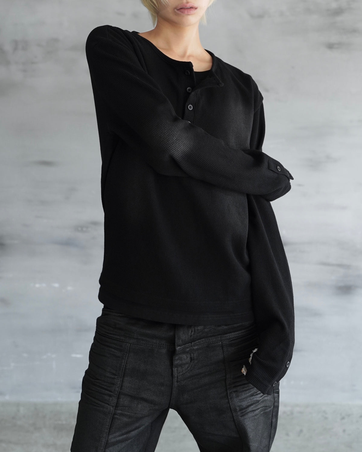 【CHIKASHITSU PLUS HIGH】Rust waffle layered henley neck tee(2color)