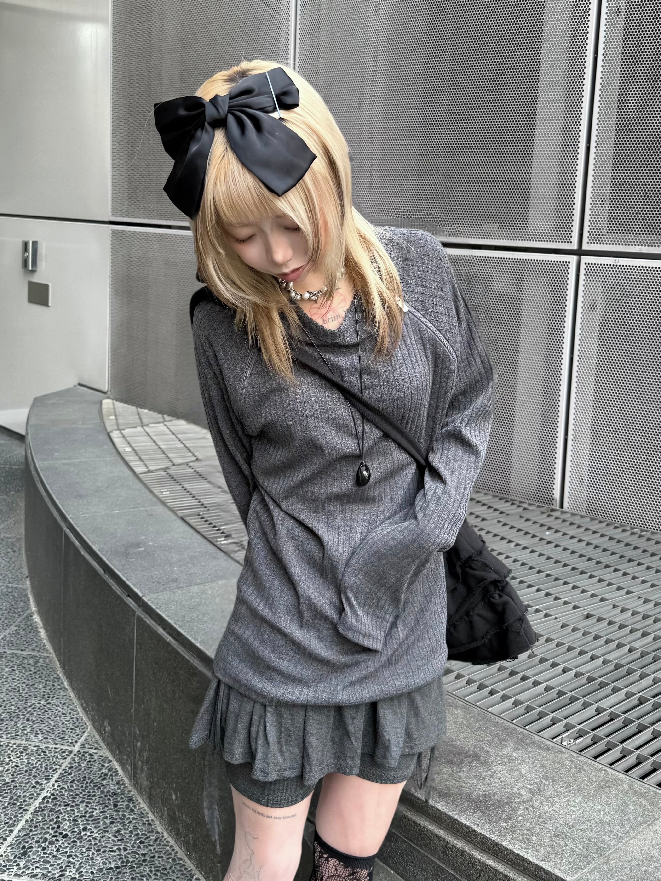 4/25 20:00発売 受注制【nmtc+】neck zip long sleeve (2color)