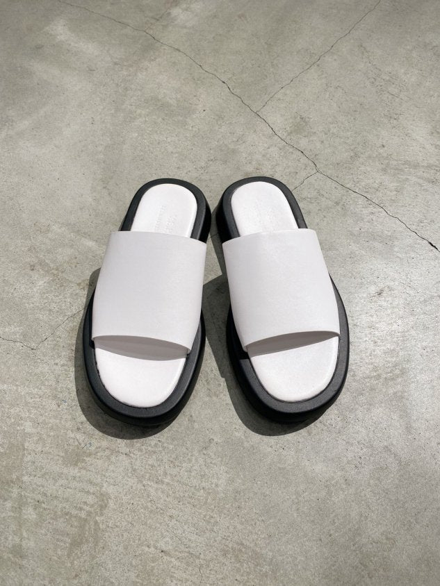 受注制【Chikashitsu +】design leather sandal (2color)