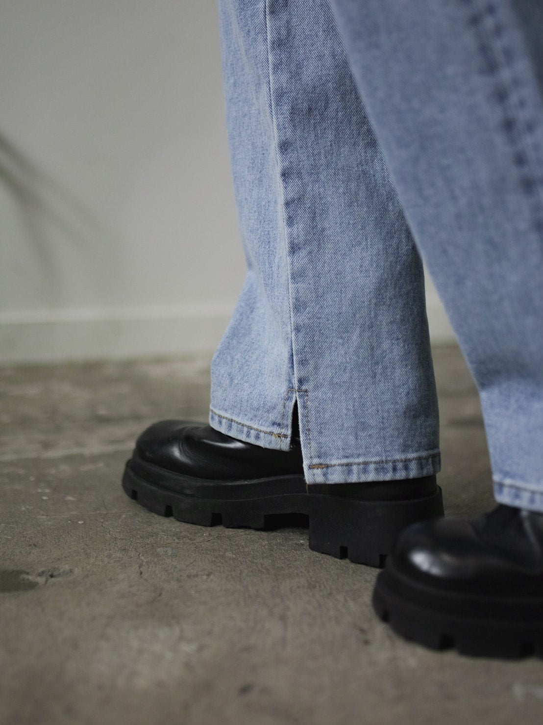 受注制【Chikashitsu +】side slit denim pants