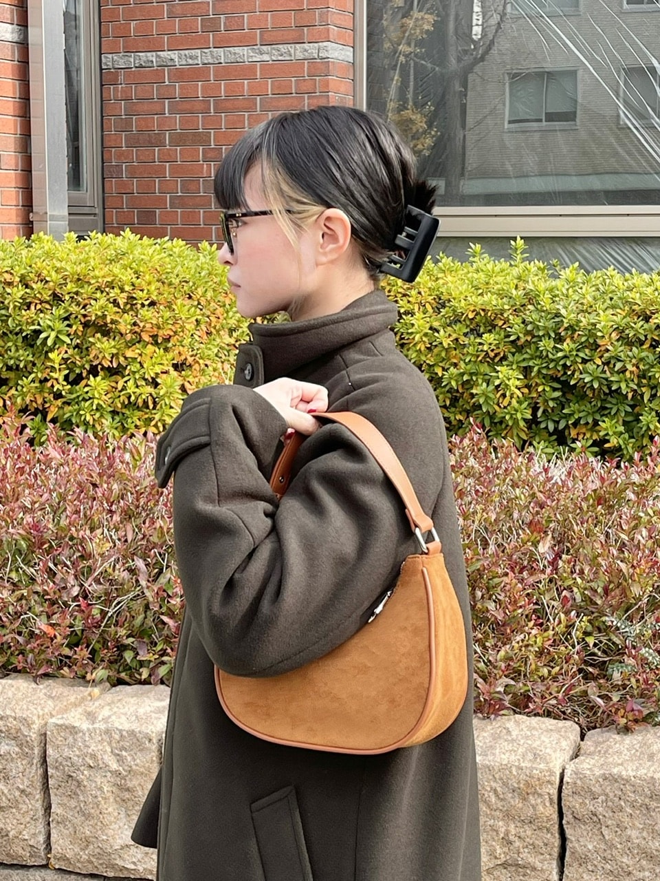 受注制【Chikashitsu +】suede moon hand bag (2color)