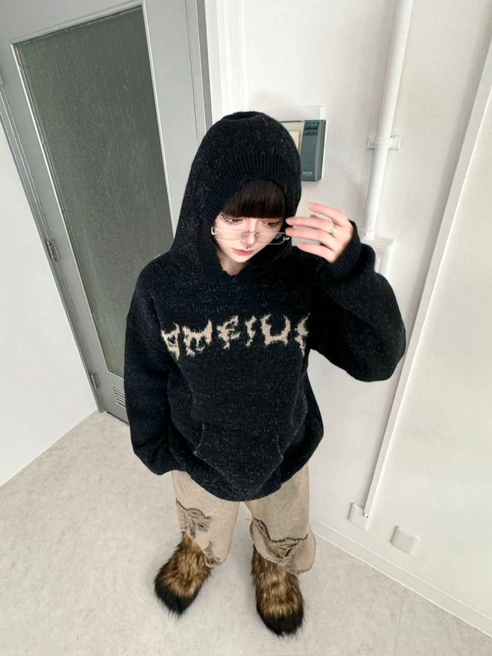 国際配送【Never mind the XU】bone hooded sweater (2color)