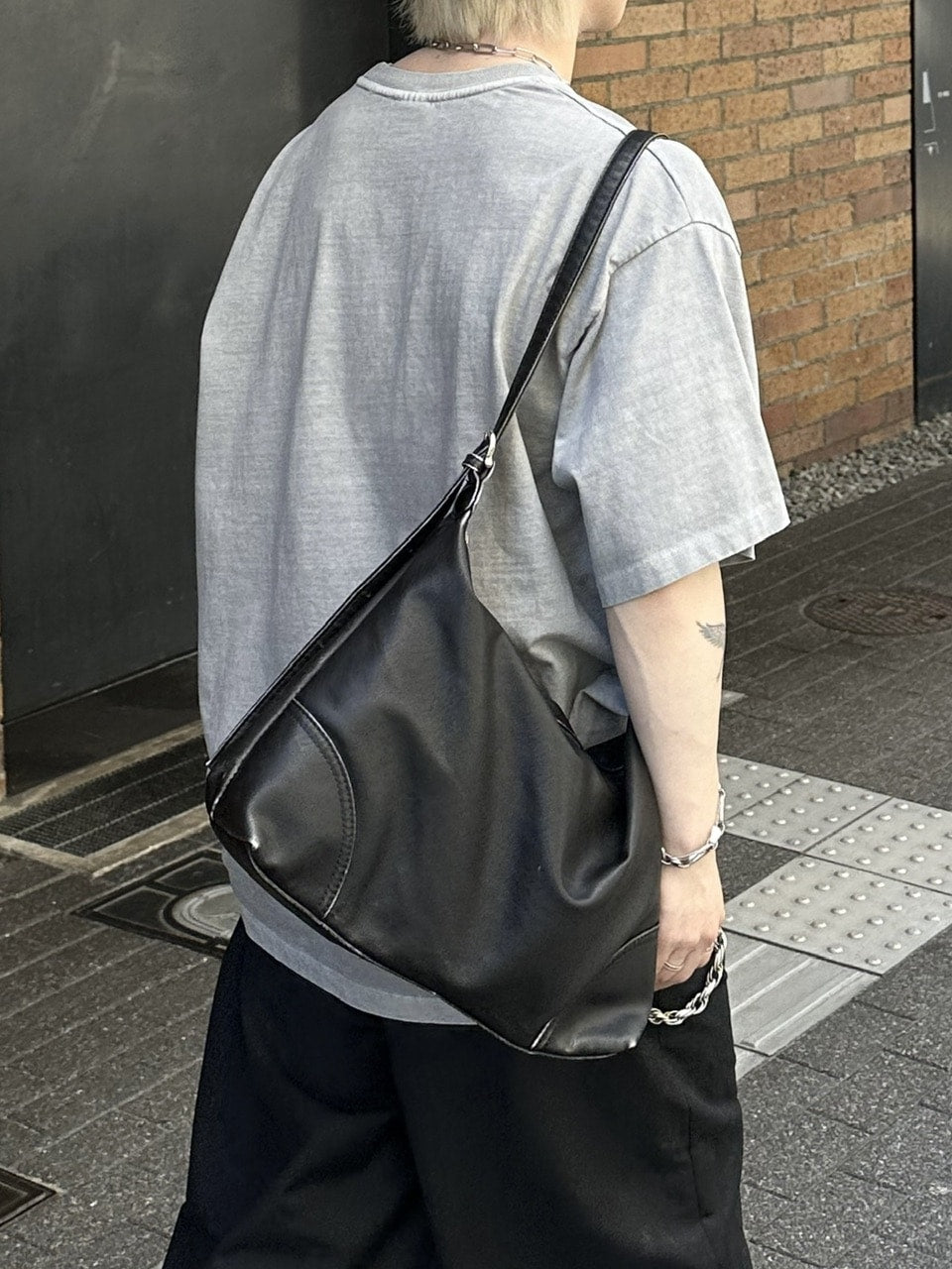 大阪店WEB限定受注制【Chikashitsu +】vintage leather cross bag