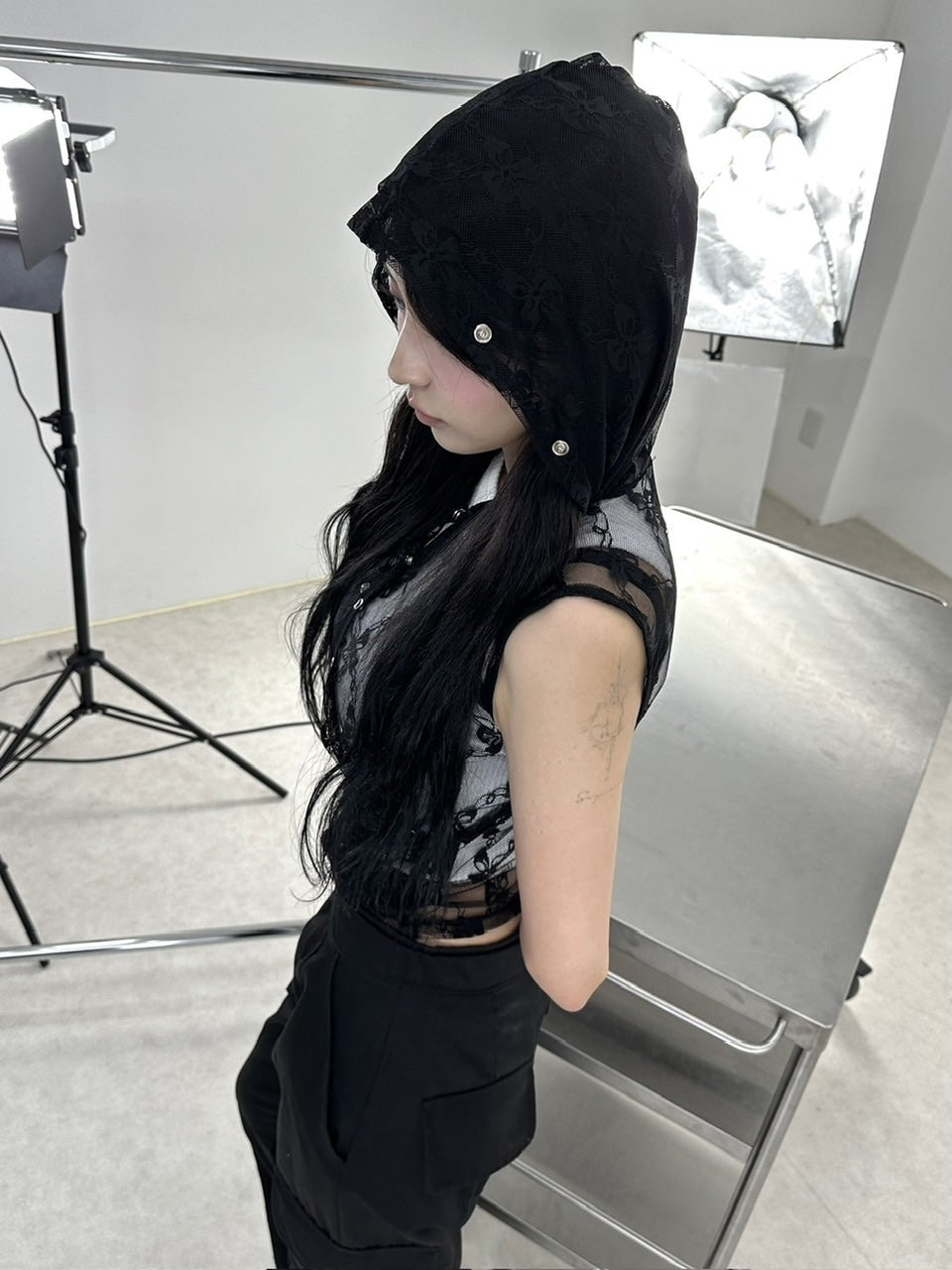 受注制【Never mind the XU】ribbon lace hoodie (2color)