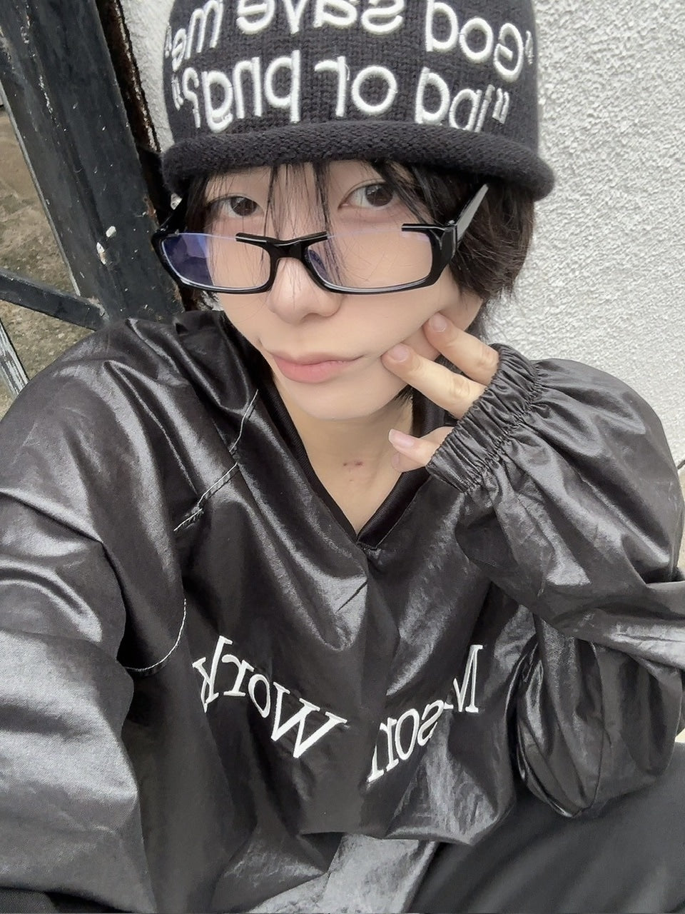 受注制【LUV CODE】coated v neck top (2color)