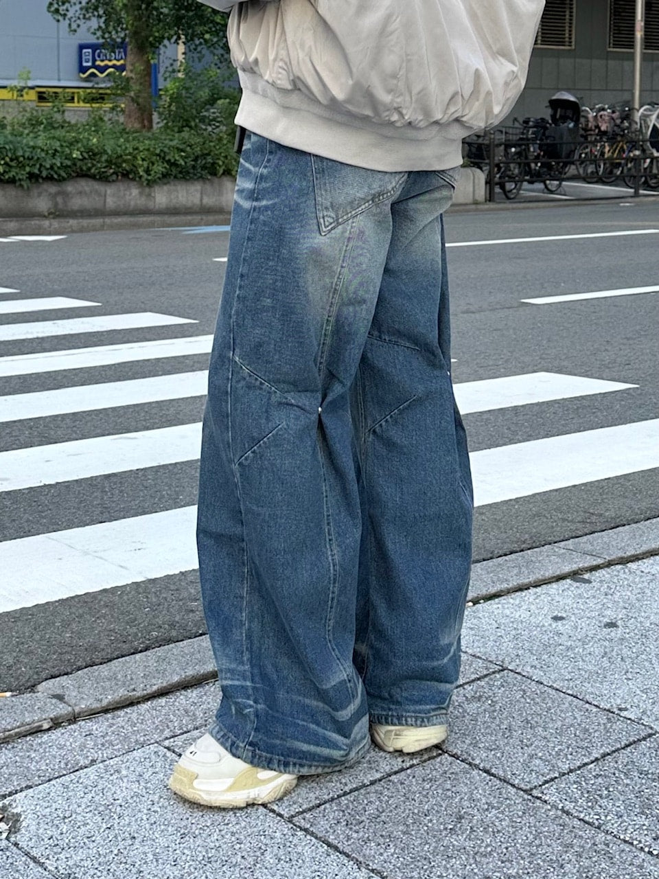 大阪店WEB限定受注制【Chikashitsu +】back snap wide flare denim