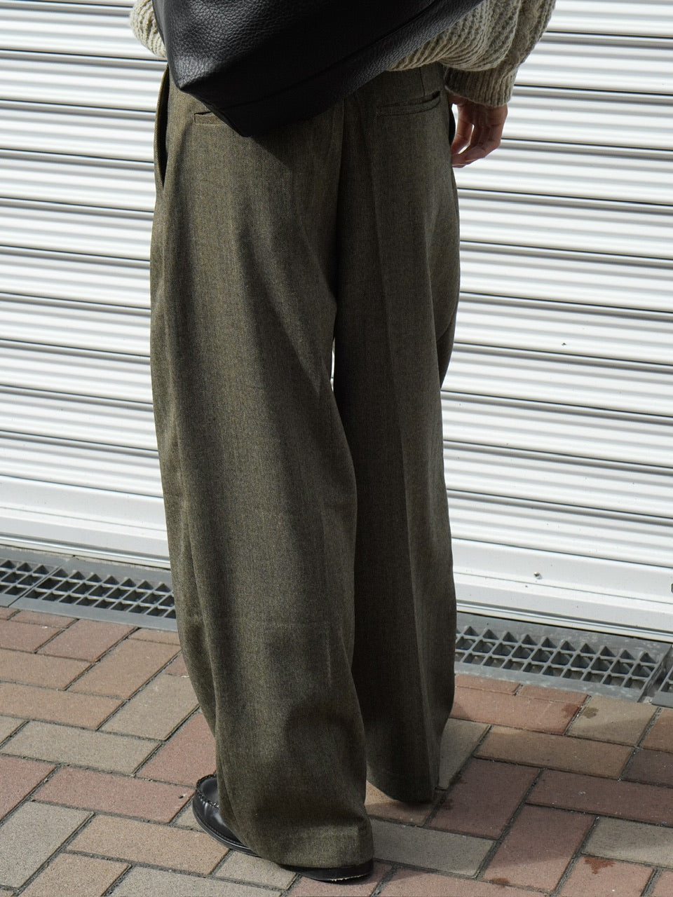 東京店WEB限定受注制【Chikashitsu +】wool double tuck slacks (2color)