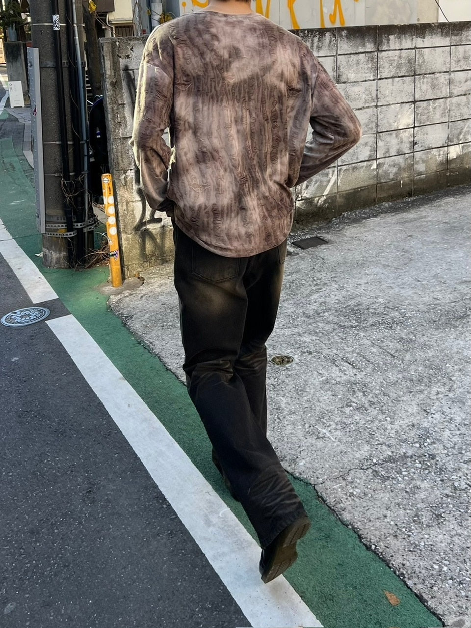 受注制【Chikashitsu +】shoulder button grunge knit (2color)