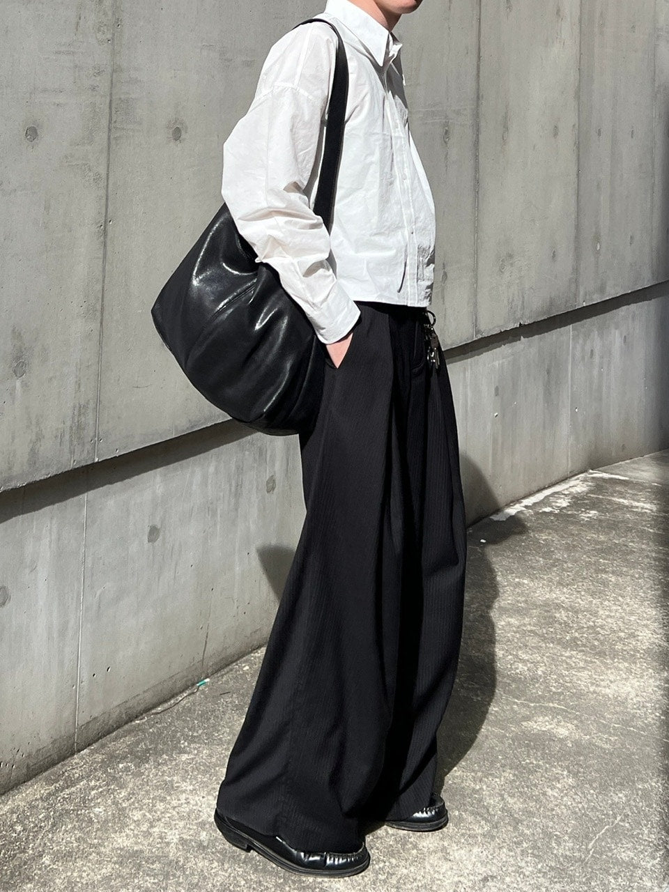 東京店WEB限定受注制【Chikashitsu +】Loose fit cropped shirt (2color)