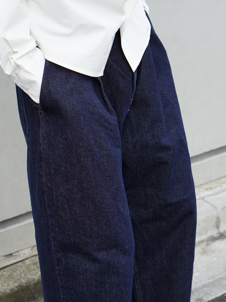 東京店WEB限定受注制【Chikashitsu +】Loose fit one tuck denim pants