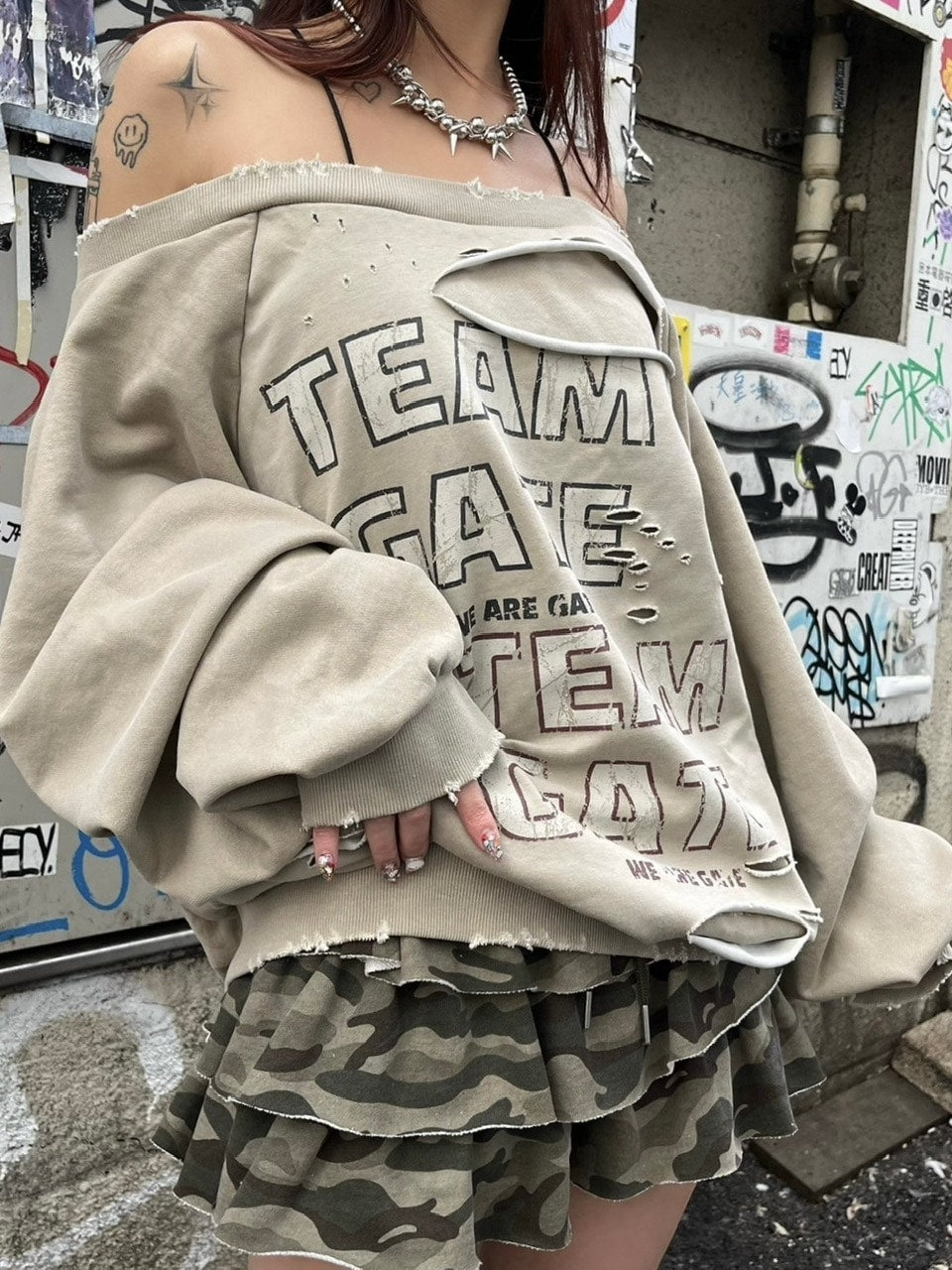 受注制【Never mind the XU】damage off shoulder sweat (2color)