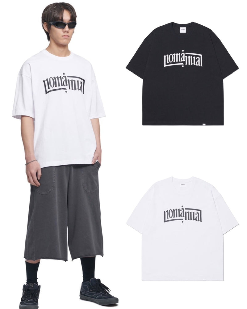 【NOMANUAL】ARCHED TEXT T-SHIRT
