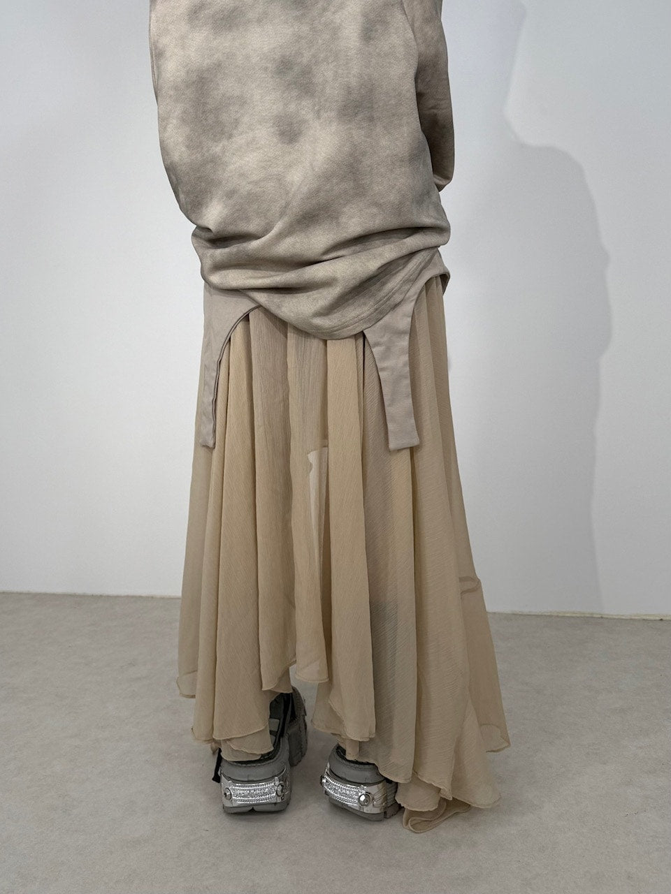 国際配送【Nerd out XU】asymmetry sheer long skirt (2color)