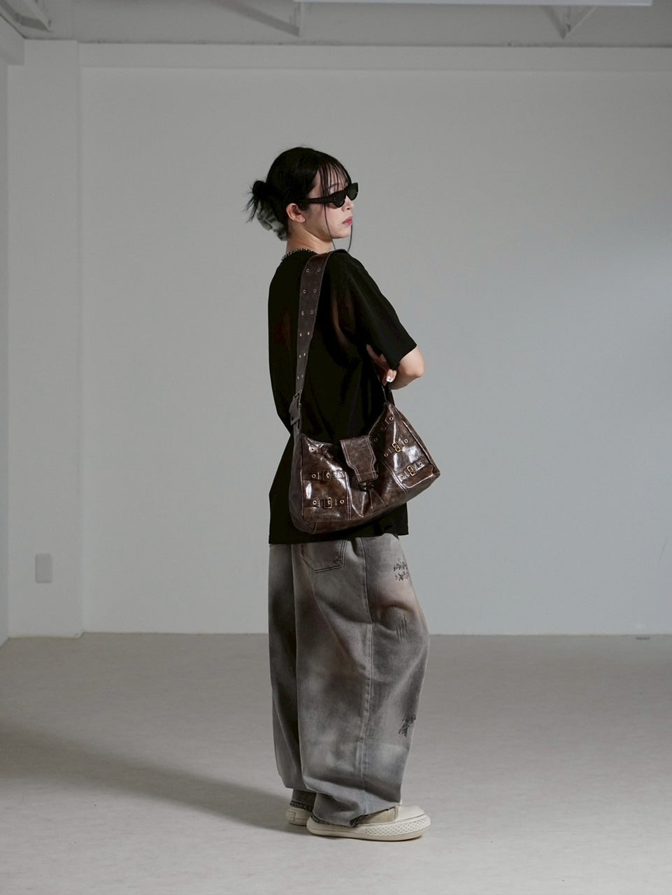 受注制【Chikashitsu +】antique leather buckle shoulder bag / 【チカシツプラス】アンティークレザーバックルショルダーバッグ