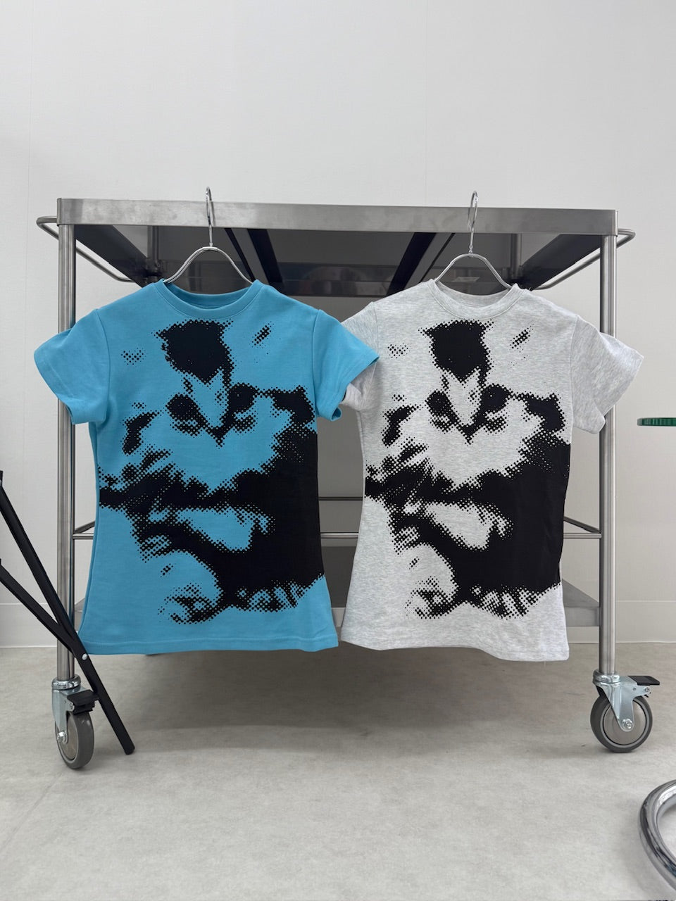 国際配送【Nerd out XU】mosaic cat tee (2color) / 【ナードアウト