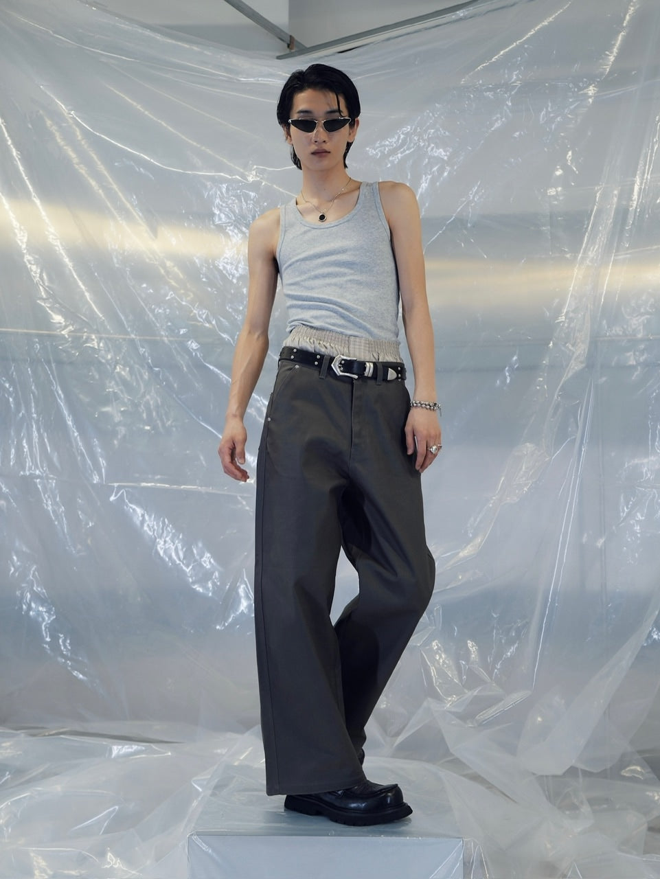 【CS】COATED WIDE DENIM PANTS (CHARCOAL)